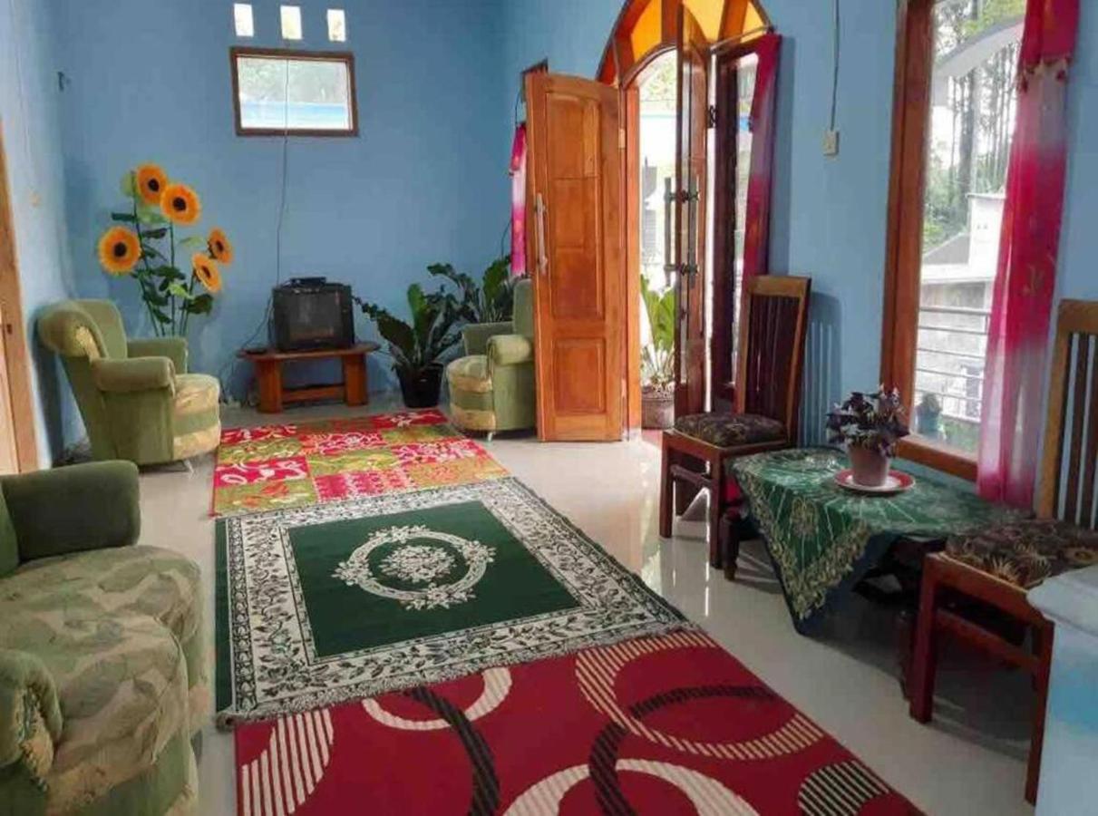 Express O 91370 Rumah Pemandangan Semeru Asli Lumajang Exteriör bild